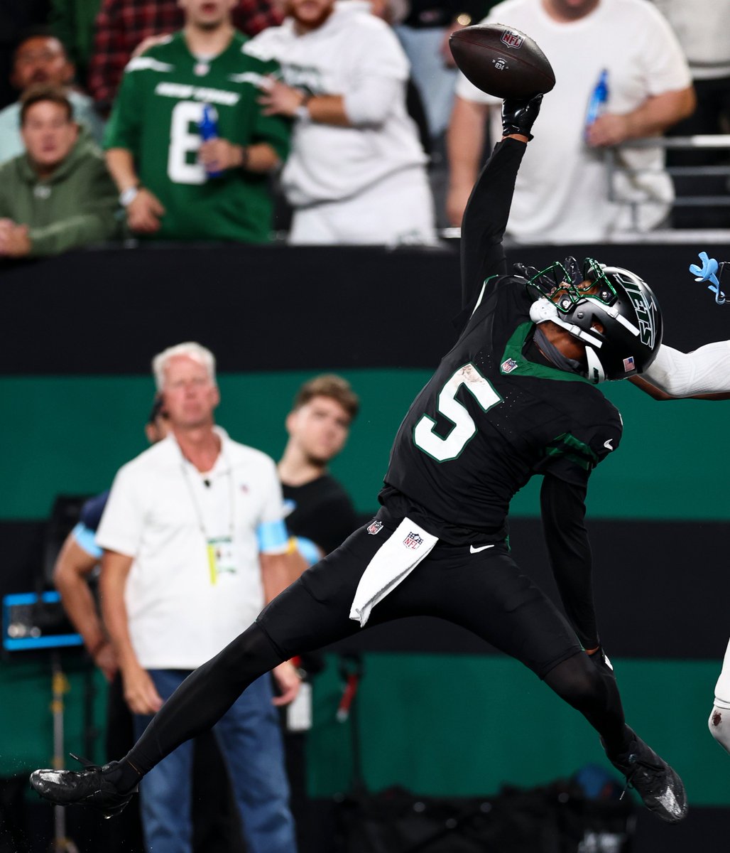 NFLFantasy's tweet photo. Garrett Wilson over the last four weeks:
✈️ 27 receptions
✈️ 371 yards
✈️ 3 TDs
✈️ 84.1 fantasy points

The WR1 over this stretch https://t.co/T6mWeWjVnX