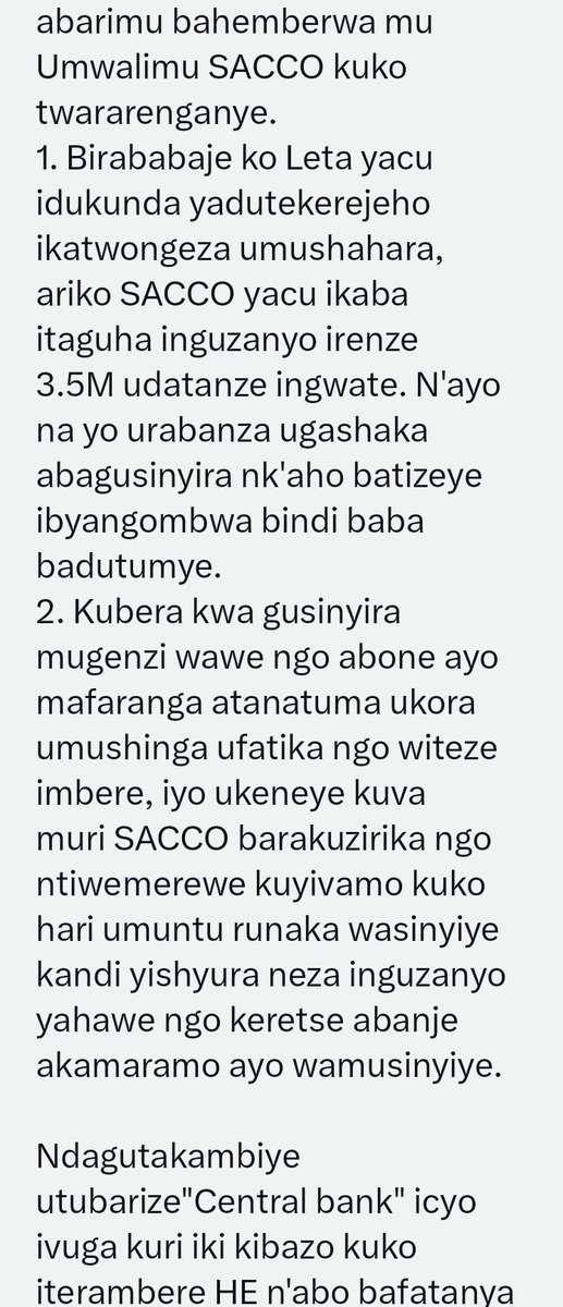 oswaki's tweet photo. Mwiriwe neza @CentralBankRw 
Abarimu bahemberwa mu @MwalimuSacco baratabaza

Mwibaze aho umwarimu abwira umunyamakuru ati 'Ndagutakambiye.' 😥 

Niba ubona uwo mwarimu atashyizemo umunyu, kora repost. https://t.co/5qcTGYD1OX