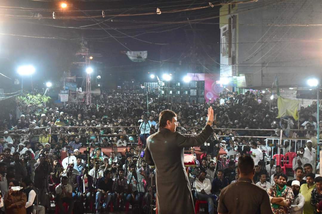 aimim_national's tweet photo. AIMIM Floor Leader Akbaruddin Owaisi Sahab ne Majlis ke Ummeedwaar @MuftiIsmailQsm ki himaayat mein Malegaon (Maharashtra) ke Naya Islampura mein Jalsa-e-aam se khitaab kiya. Jalse ki kuch khaas tasveere'n. 

#AIMIM #AkbaruddinOwaisi #muftiismailqasmi #malegaon #maharashtra #VoteForKite #Vote4AIMIM #Owaisi #maharashtrawithaimim #ParliamentofIndia  #MaharashtraAssemblyElections2024 #MaharashtraElection2024 #India