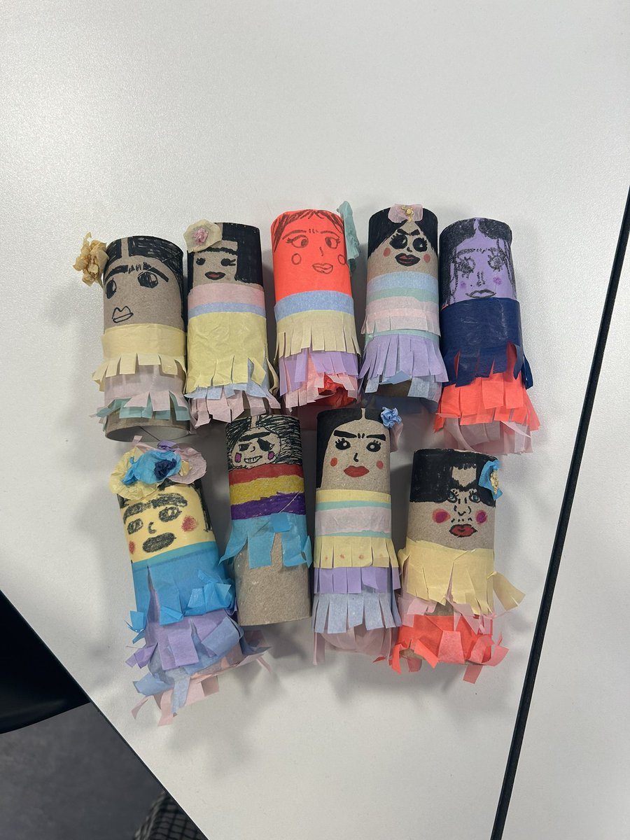 S2 have made an exceptional start to their Viva Mexico Spanish taster, and this week we have been looking at the wonderful Frida Khalo! We have made some beautiful creations here out of recycled materials ! 🌈🧡🇪🇸