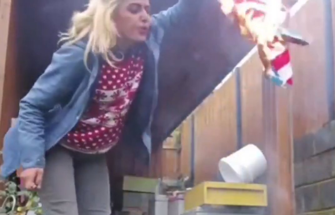 The_Joker's tweet image. 🚨Just in: ShakoMako (The now temp banned KICK STREAMER) who was seen burning the American flag is allegedly seen in her discord not caring about what she did and fantasizing about more people following her movement🚨

Lets hope staff sees this and does the right thing here.