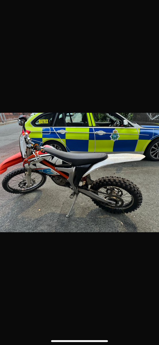 MerPolTraffic's tweet photo. This nuisance electric scrambler bike was doing the rounds in Bootle this afternoon. #SYN1 RPU and Matrix worked together to recover the bike after the rider thought better of it and made off on foot #MRPU #SYN1 https://t.co/qx62lEvJZT