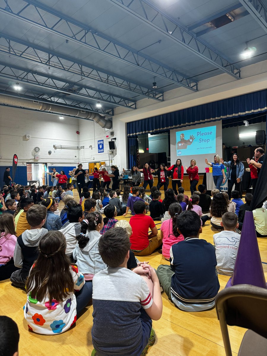 doyle_school's tweet photo. 🎉 2day's @lead_u_  assembly was 1 for the books! 📚✨ Some of our Ts even called it “the best assembly we’ve ever had at Doyle!” 👏🌟 Ss were buzzing with excitement, learning, &amp; leadership vibes that you could feel all over the school. #ProudToBeBlue 💙 #LeadU https://t.co/MfhkkqcPxe
