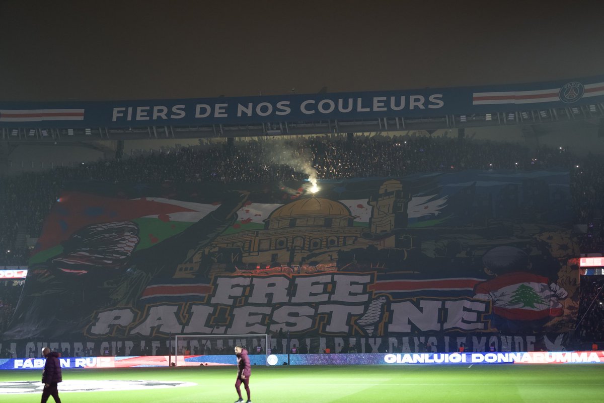 FREE PALESTINE
La guerre sur le terrain mais la paix dans le monde

Les message du <a href="/Co_Ultras_Paris/">Collectif Ultras Paris</a> avant #PSGATM