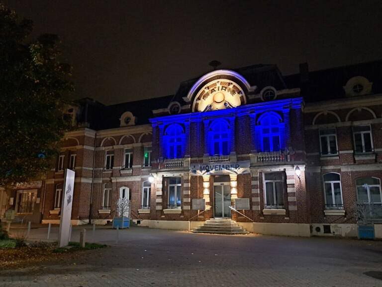 🎗️ La municipalité est fière de soutenir Movember, en partenariat avec <a href="/laliguecancer/">La Ligue contre le cancer</a> !💙

#Movember #AvesnesLesAubert #Solidarité #LigueContreLeCancer