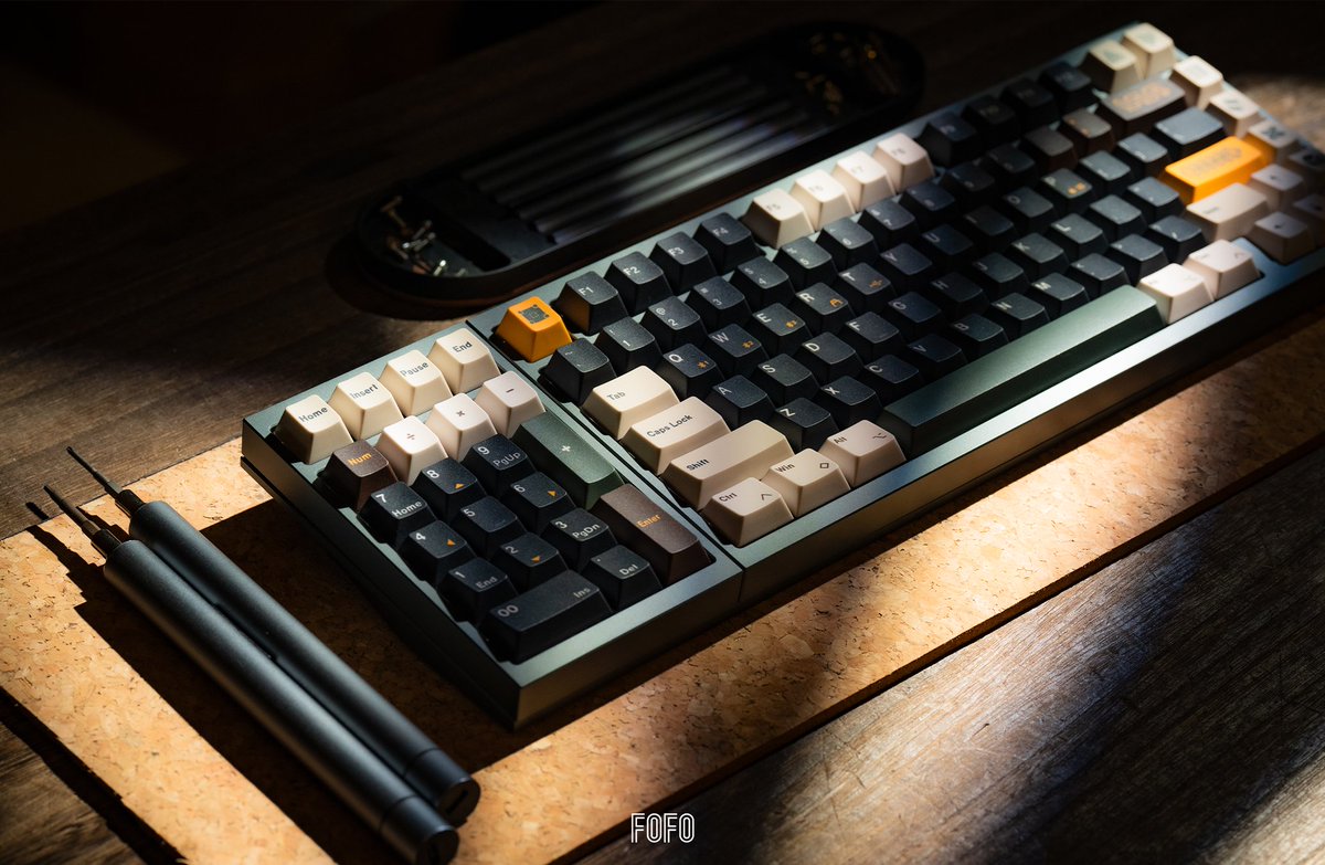 divinikey's tweet photo. Luminkey98 is now available and in-stock
https://t.co/CNE7j4Z9fJ 

Features:
98% Layout
Reversible Southpaw
Fully Built https://t.co/CyOcfGNTX5