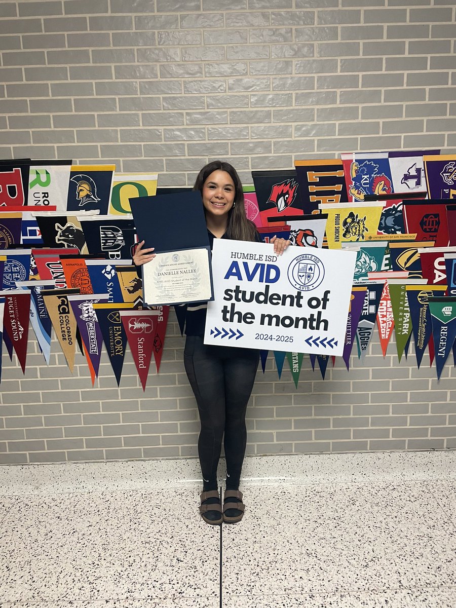 MrsCaldwell33's tweet photo. Congrats to Danielle for being our student of the month! She is a great example of an AVID peer tutor! @HumbleISD_AVID @KPHS_AVID https://t.co/xRJNcY1N5B