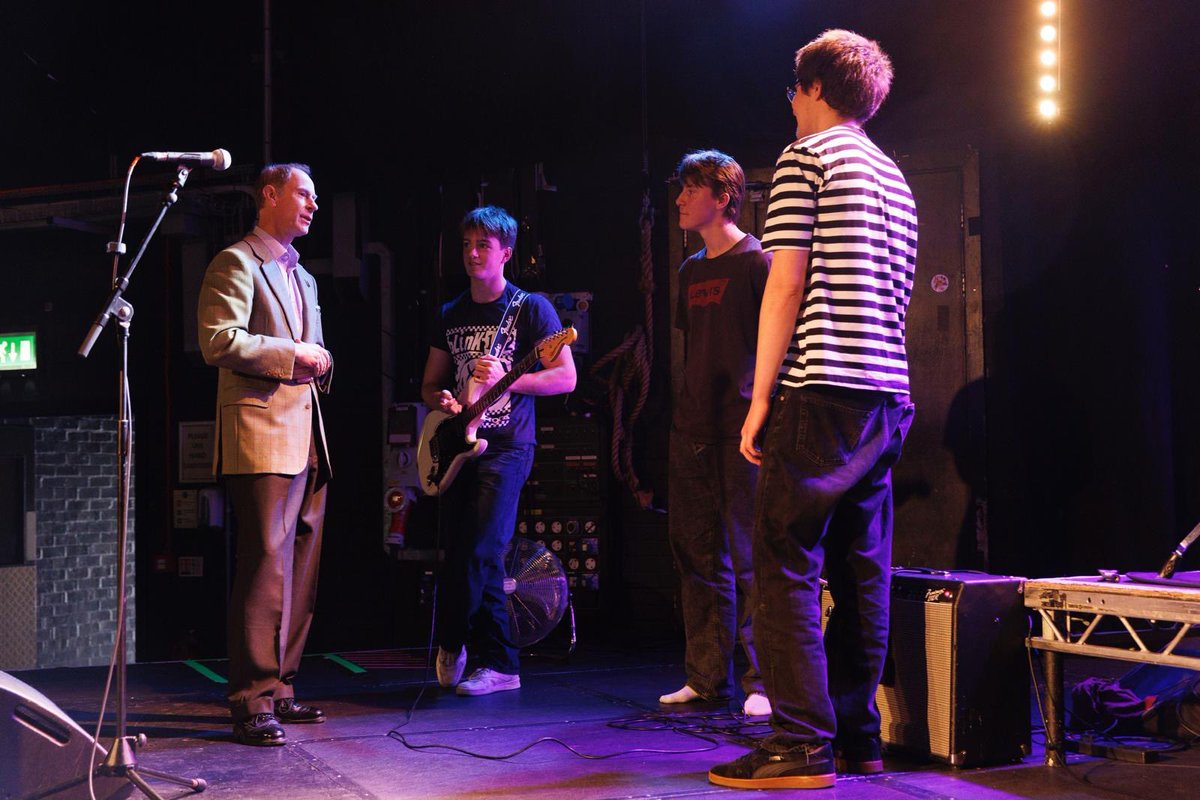 RoyalFamily's tweet photo. During the visit His Royal Highness met artists and young people who benefit from the centre’s programmes, including learners from the Olive Academy who were taking part in a DJ workshop and local young musicians sound checking for the venue’s longstanding emerging band night.
 
The Duke spoke to apprentices and staff and members of Cambridge Junction’s artist development programme rehearsing new performance pieces before unveiling a plaque to commemorate their first Royal visit.