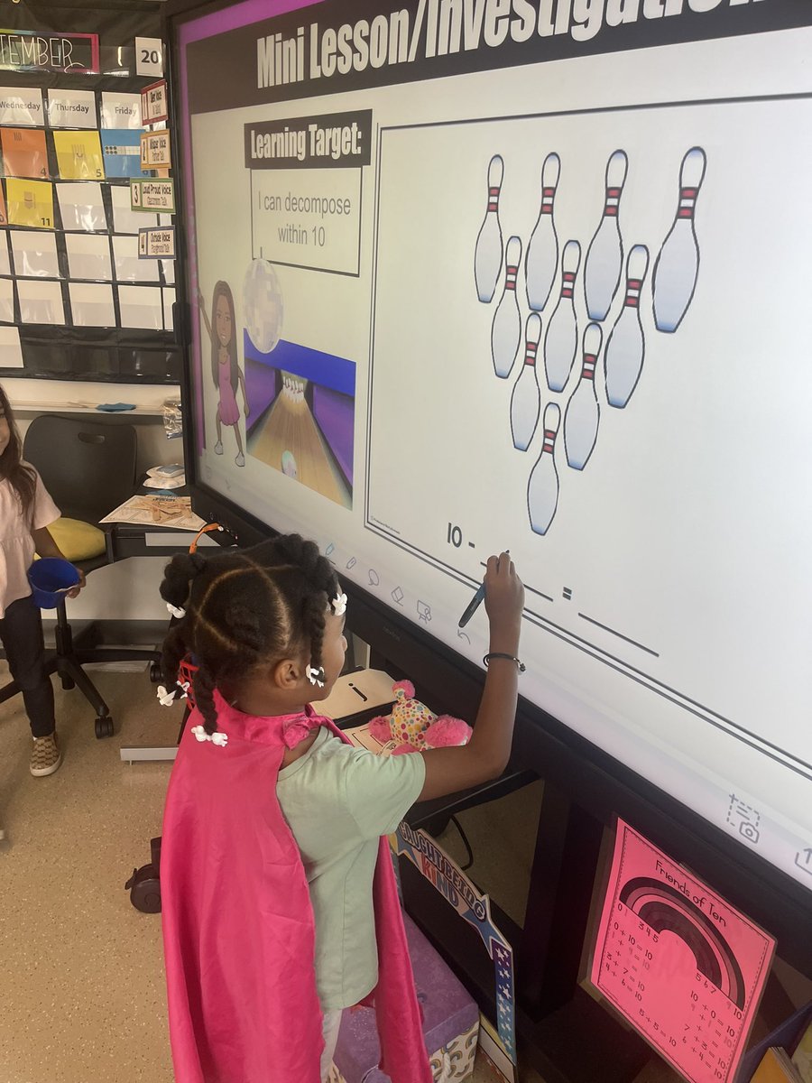 LGregoire22's tweet photo. Our field trip isn’t until next week but who says we have to wait for real life experiences! The kids enjoyed Bowling 🎳 while Subtracting pins! Fun &amp; Interactive will always be my first choice ! @LJackson1st , thank you for the great collaboration and idea as always ! https://t.co/T9CbJVIFOb