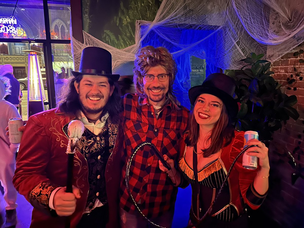 WithC14ss's tweet photo. Halloween was so much fun! 🎪🤹🤡 https://t.co/dXwqKtjWWt