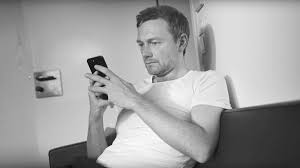 Der_Fumpinator's tweet photo. "...563€ pro Monat???"

#Lindner https://t.co/6PelZeIwbB