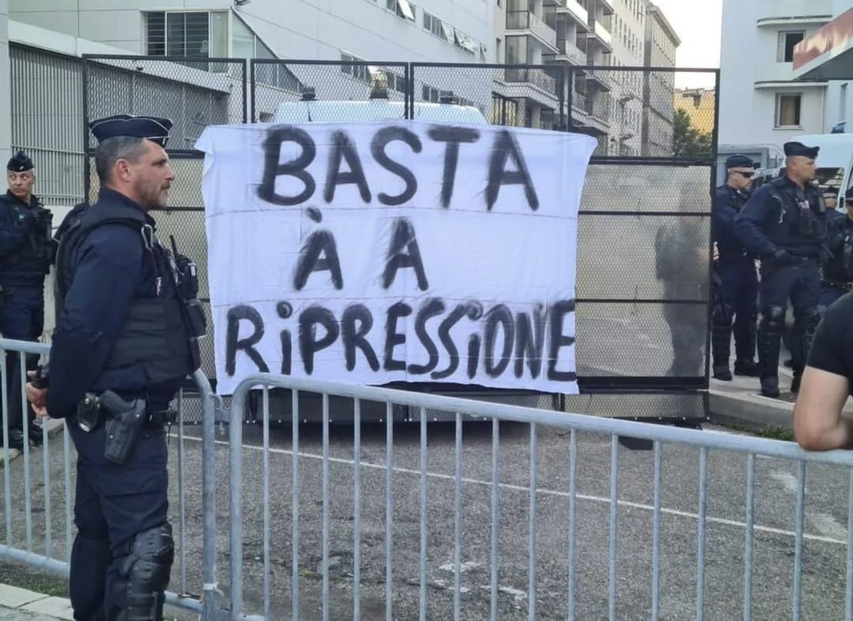Femu a Corsica porta u so sustegnu à i giovanni arristati oghje, dui anni dopu à e manifestazione "Ghjustizia è a Verità per Yvan Colonna".

Le Peuple Corse attend de l'État français une attitude responsable pour construire une solution politique pérenne pour notre pays et non