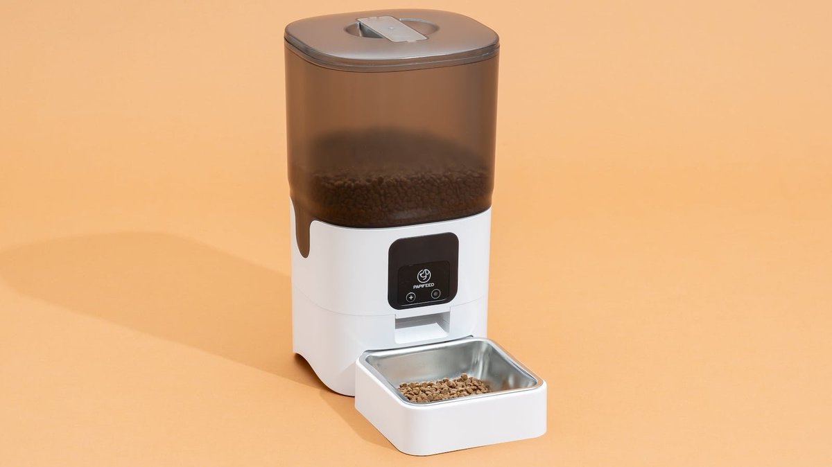 GadgetFlow's tweet image. The PitPat Smart Automatic Cat Feeder ensures your cat is fed on schedule with customizable portions and app control. Perfect for pet parents who want peace of mind. 🐱🍲 #SmartPetCare #AutomaticFeeder #HappyPets
thegadgetflow.com/product/pitpet…