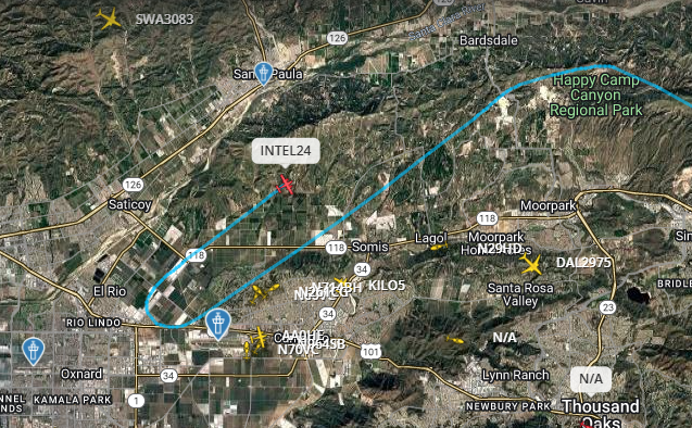 engineco16's tweet photo. #MountainFire still hearing reports of people unable to get out or trapped. Also believe I heard for units to evacuate an area for the fire to blow over them. 🤷‍♂️  #Intel24 just got overhead. https://t.co/IOW4Ae0y3f