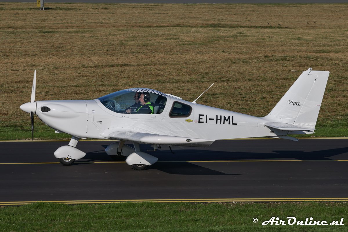 bjfloor's tweet photo. Een Ier zie je niet zo vaak hier
Lees verder op:
https://t.co/8CxzVpuHUl
#EHLE #LelystadAirport #EIHML #ViperSD4 https://t.co/BLqEDr4asQ
