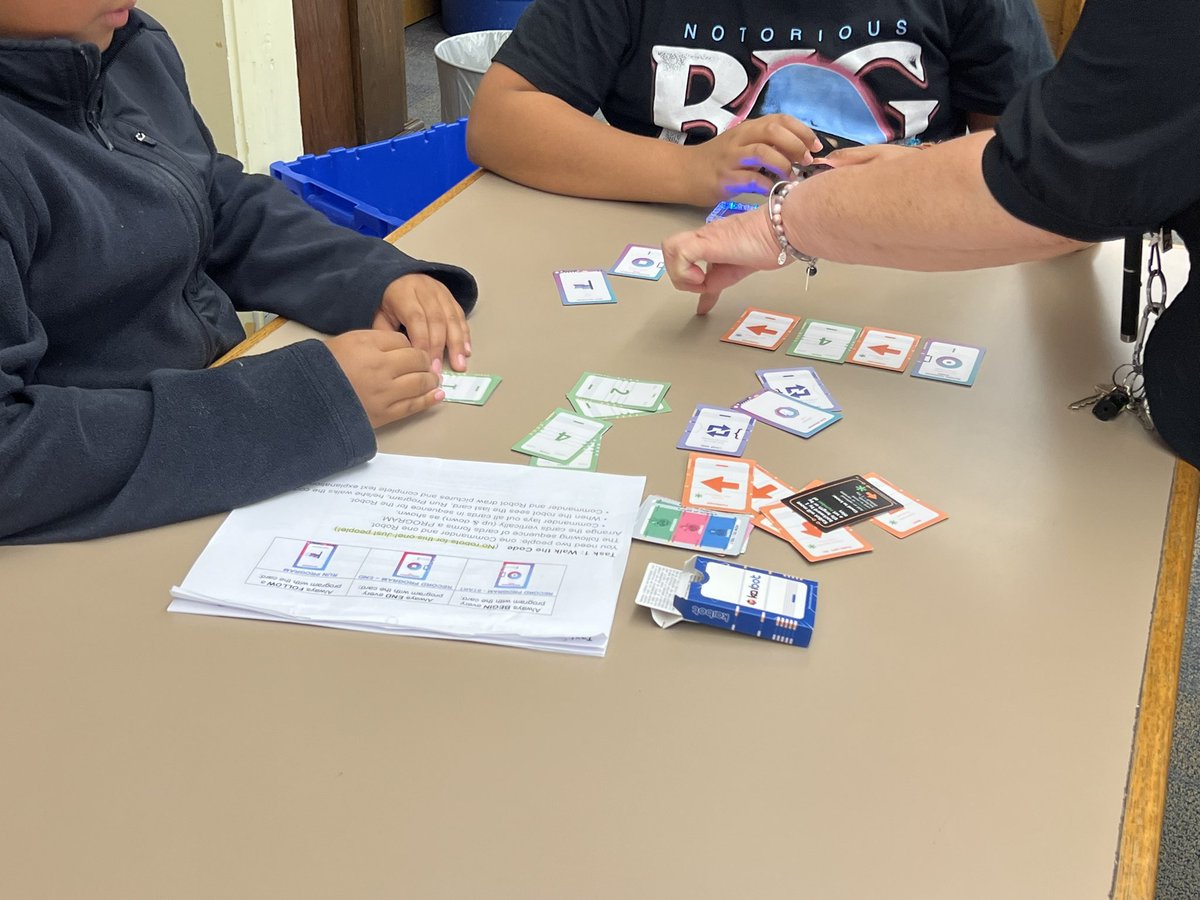 m_drez's tweet image. Coding challenges with @kaiseducation KaiBot at JT Waugh Elementary. #edtechLSC