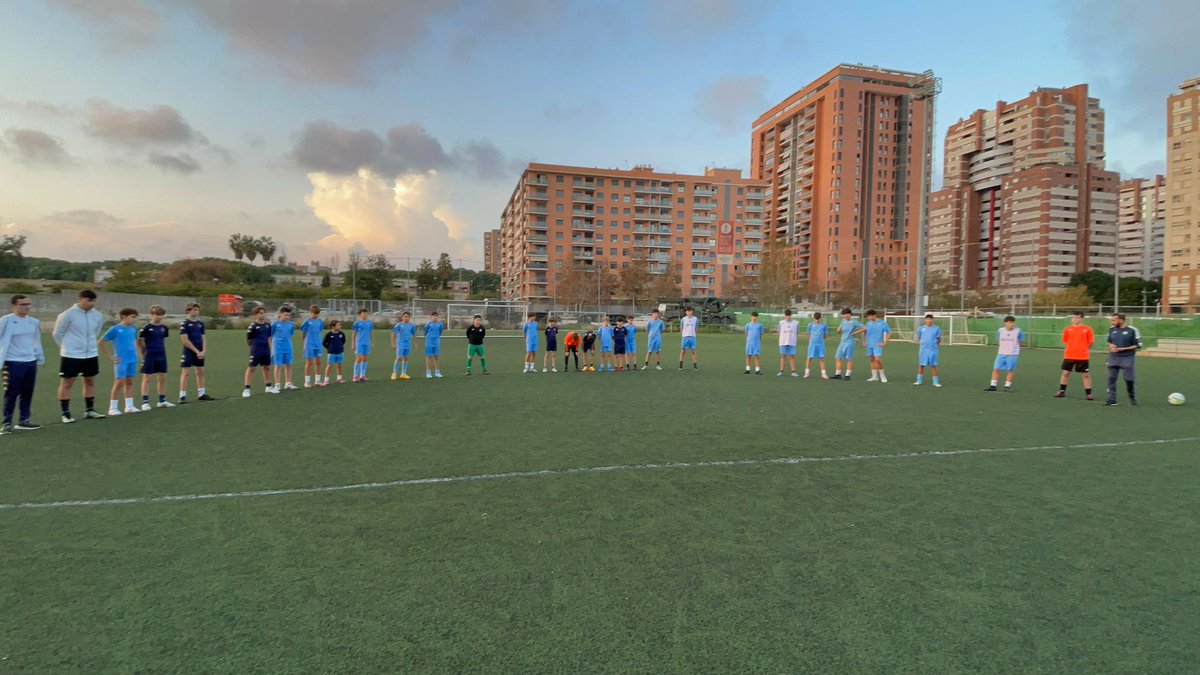 atleticamistat's tweet photo. Hoy, hemos vuelto a los entrenamientos, pero nuestra mente sigue con las víctimas de la Dana🥺

Por eso, todos los equipos hemos guardado un respetuoso minuto de silencio🙏🏽

Ánimo a todas las familias que han sufrido esta tragedia, en especial a nuestros azules afectados💙😞 https://t.co/xjzUzfv64l