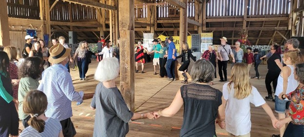 This #TBT we’re revisiting our incredible Gather Barn Dance at Bela Farm! Last month, 200 Greenbelt supporters joined us for an afternoon of celebrating the Greenbelt – right in the heart of it! To read more (and see lots of pictures!) visit: smallchangefund.ca/gathering-for-…