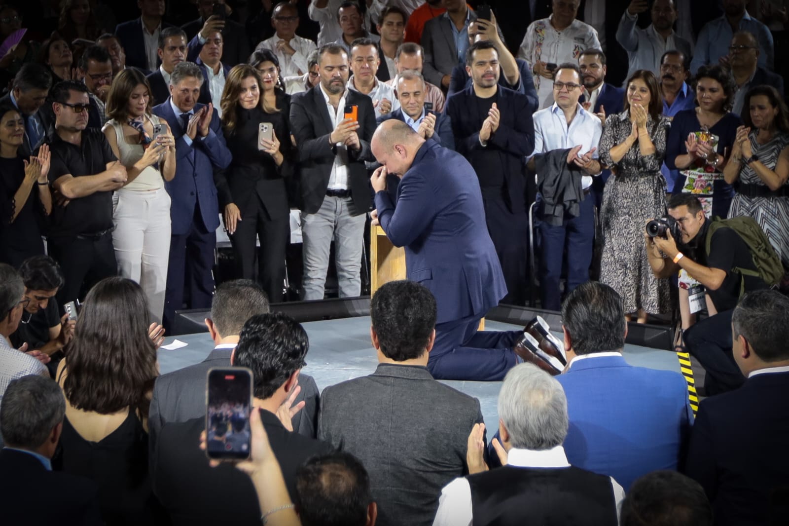 💬En el sexto y último informe, Enrique Alfaro hizo una remembranza desde su primer día como gobernador de Jalisco

Enumeró cada una de sus acciones, así como los temas que se frenaron debido la pandemia

📷Francisco Rodríguez / El Occidental 