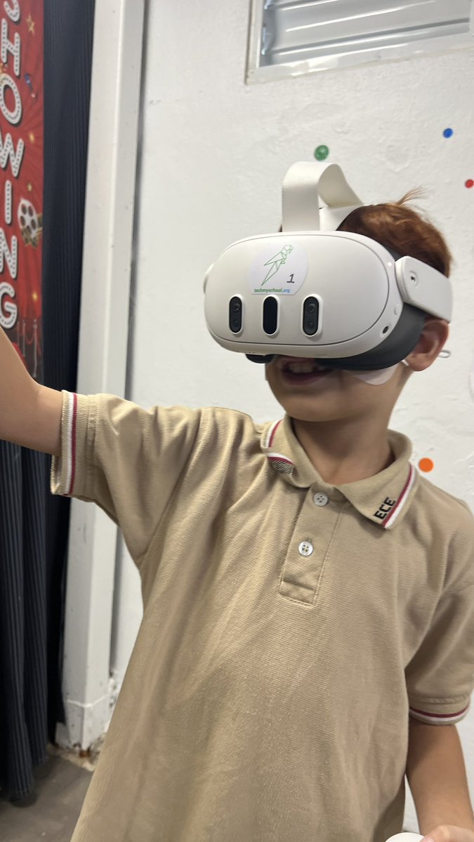 techmyschool's tweet photo. Today was so great, @multibrushvr collaborative experience. Thank you @cecfl for helping make this dream come into reality. #act60 #nonprofit #puertorico https://t.co/xvehJGW00X