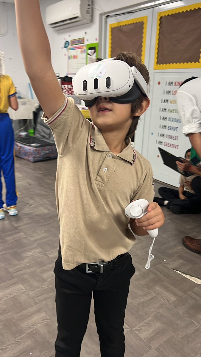 techmyschool's tweet photo. Today was so great, @multibrushvr collaborative experience. Thank you @cecfl for helping make this dream come into reality. #act60 #nonprofit #puertorico https://t.co/xvehJGW00X
