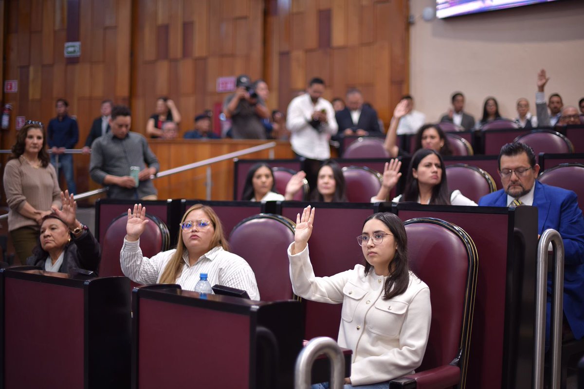 legisver's tweet photo. Declara Congreso la conformación de cuatro grupos legislativos
Más información 👉 https://t.co/LdH7XgVUae https://t.co/vydNfnZu5E