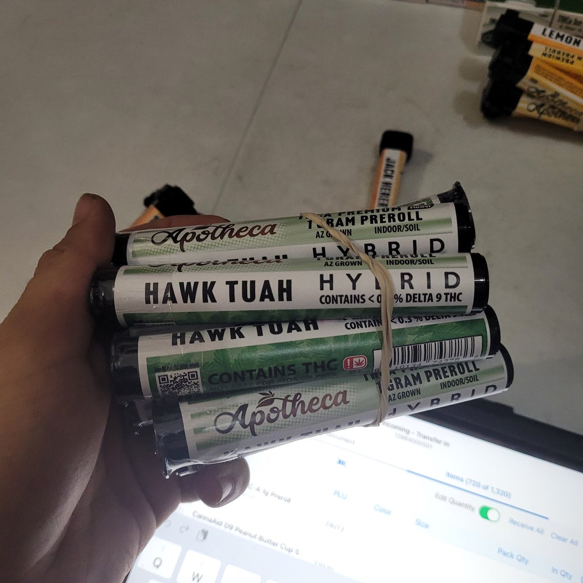 zayzoonNOW's tweet image. My job sucks so bad dude