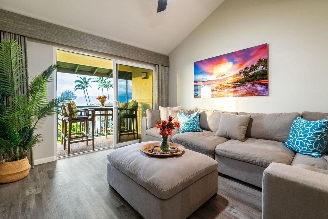 HawaiiLife's tweet photo. Just Listed by Alana Rucynski, R(S) and Lydia Pedro, R(B) is 3950 Kalai Waa St #P201, in Wailea, Maui, for $1,350,000.
https://t.co/25xy3jCzIF
Welcome to this completely remodeled unit at Wailea Fairway Villas -
tap the link in for more details.
#HawaiiLife #Maui https://t.co/BcIRrFJz0Q
