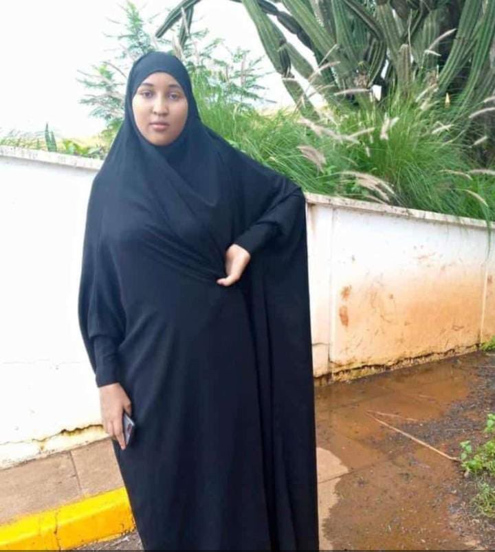 NoorSstv's tweet photo. Allaah ha U Naxariisto Deeqa Cabdinuur oo ah Gabadha uu Jarjaray #Serial_Killer Haashim Dhaqane (Mahad) oo hadda ku jira Gacanta Booliska Kenya.

Sawirka waa wajiga Marxuumad Deeqa Cabdinuur #AUN. https://t.co/fRI1HRMiOu