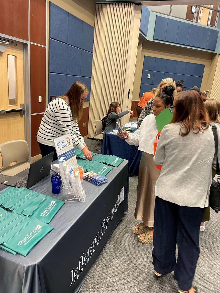JeffFinancialCU's tweet photo. We’re thrilled to welcome over 100 new teachers at Jefferson Parish Public Schools' Orientation! 🎉 Today we shared the unique perks of joining a credit union—from special savings plans to low-interest loans. Here’s to an amazing start! #TeacherLife #CreditUnionPerks https://t.co/EnzMIzZ9lt