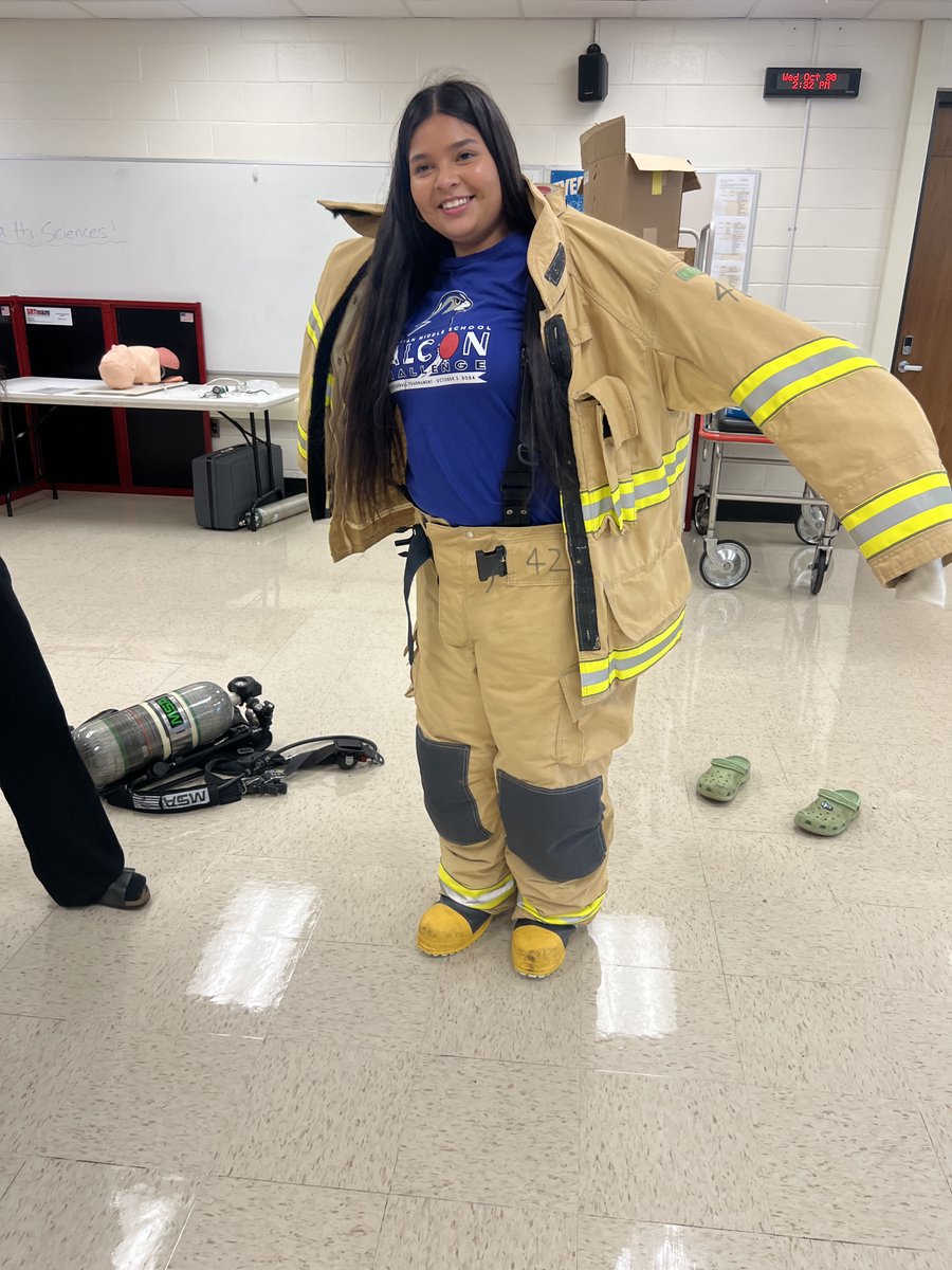 smfalcons's tweet photo. Our 8th grade @smfalcons students had the chance to visit and learn about the many opportunities that the Applied Technology Center - Rock Hill, SC offers. Thank you @atcrockhillsc and @rockhillschools for the opportunity! #FalconSoar https://t.co/egG74SnpPP