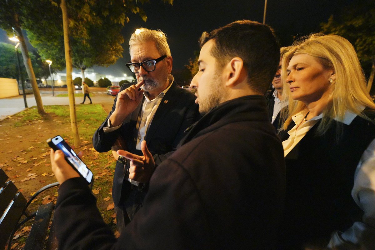 flarrosa's tweet photo. 💡Avui visito un dels punts on ja s'han instal·lat en fase de prova nous llums LED. Aquests llums seran més moderns i eficients, amb un estalvi d'energia del 64%.

L'any vinent es renovaran més de catorze mil punts de llum, gràcies a una ajuda estatal de 8,6 milions d’euros. https://t.co/gusqT5vv7N