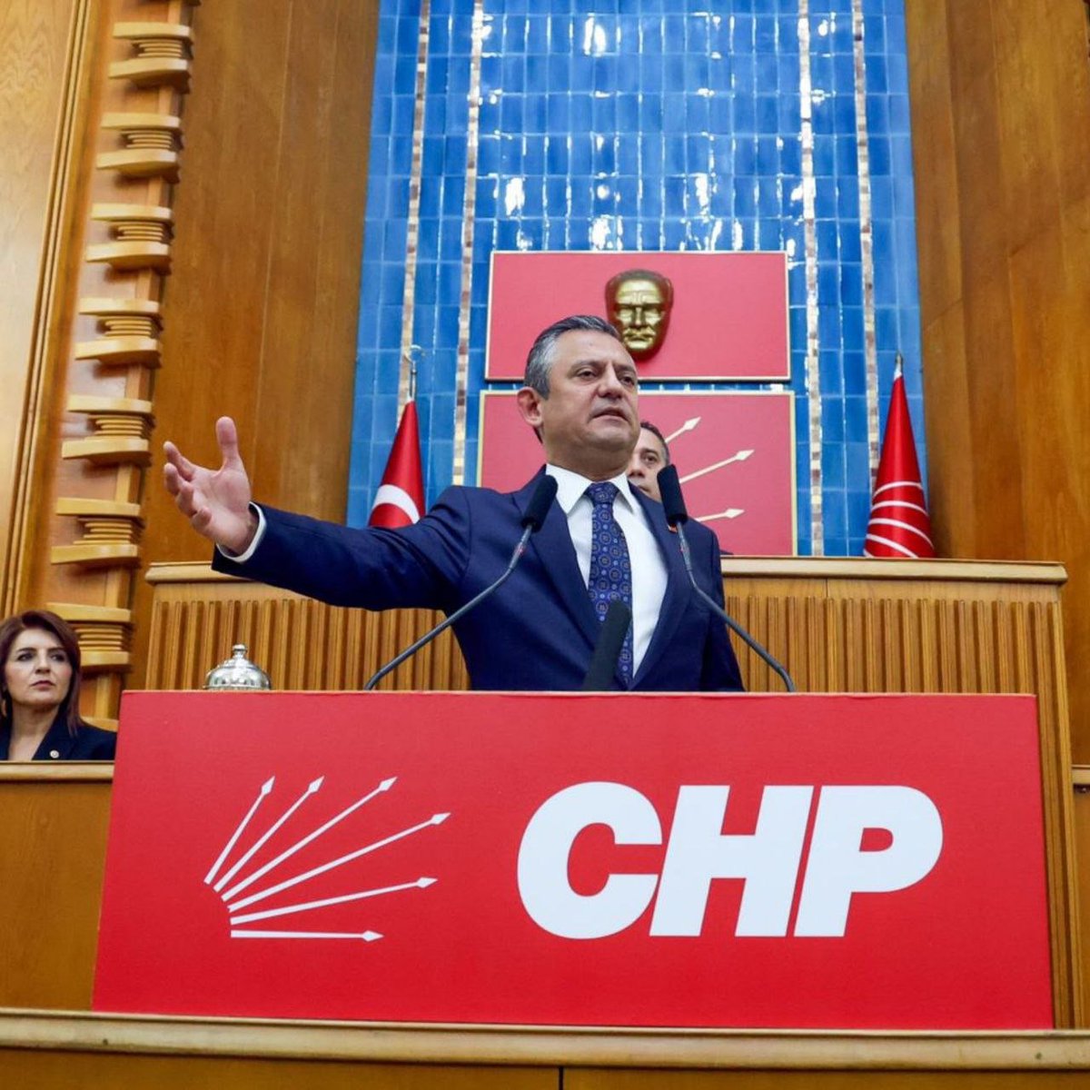 entropihaber's tweet image. CHP Lideri Özgür Özel:

"Gazi Mustafa Kemal Atatürk'ün huzurunda, anı defterine “Partiniz 100 yıl sonra yeniden iktidarda; size verdiğimiz sözü tuttuk” yazmak en büyük hayalim."