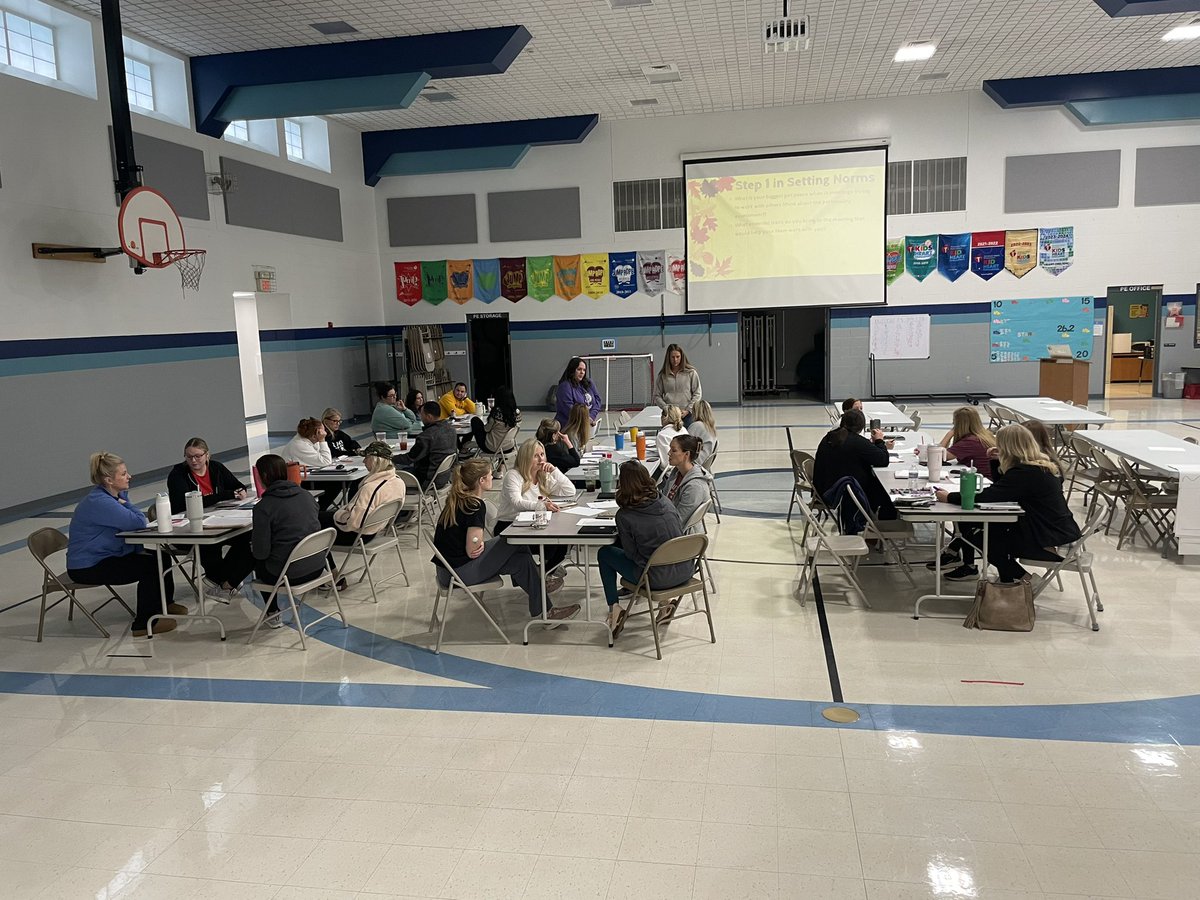 ZumEmge's tweet image. Our Emge Staff are engaged in Professional Development to work on Professional Learning Communities! #FZEquiptoExcel