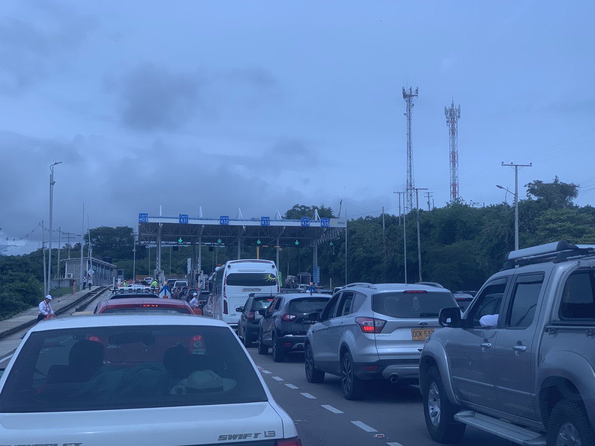 biorza's tweet photo. Necesario implementar pago electrónico en peajes, no puede ser que sean los causantes de tanto trancón en la vías del país @numeral767 @InviasOficial @MinTransporteCo @Citytv @NoticiasCaracol https://t.co/whC15MGzRY