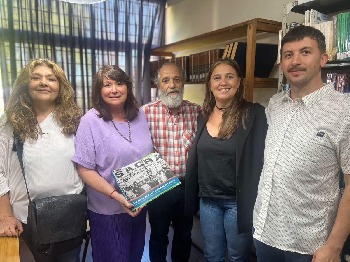 sacrasantafe's tweet photo. #martes 5/11
En el marco del XVI Congreso Nacional y IX Internacional sobre Democracia organizado por la @fcpolitunr presentamos nuestro libro: "Las Amas de casa rompieron el silencio"
#Democracia 
#Politica 
#SomosTrabajadoras https://t.co/7ofznXpSUt