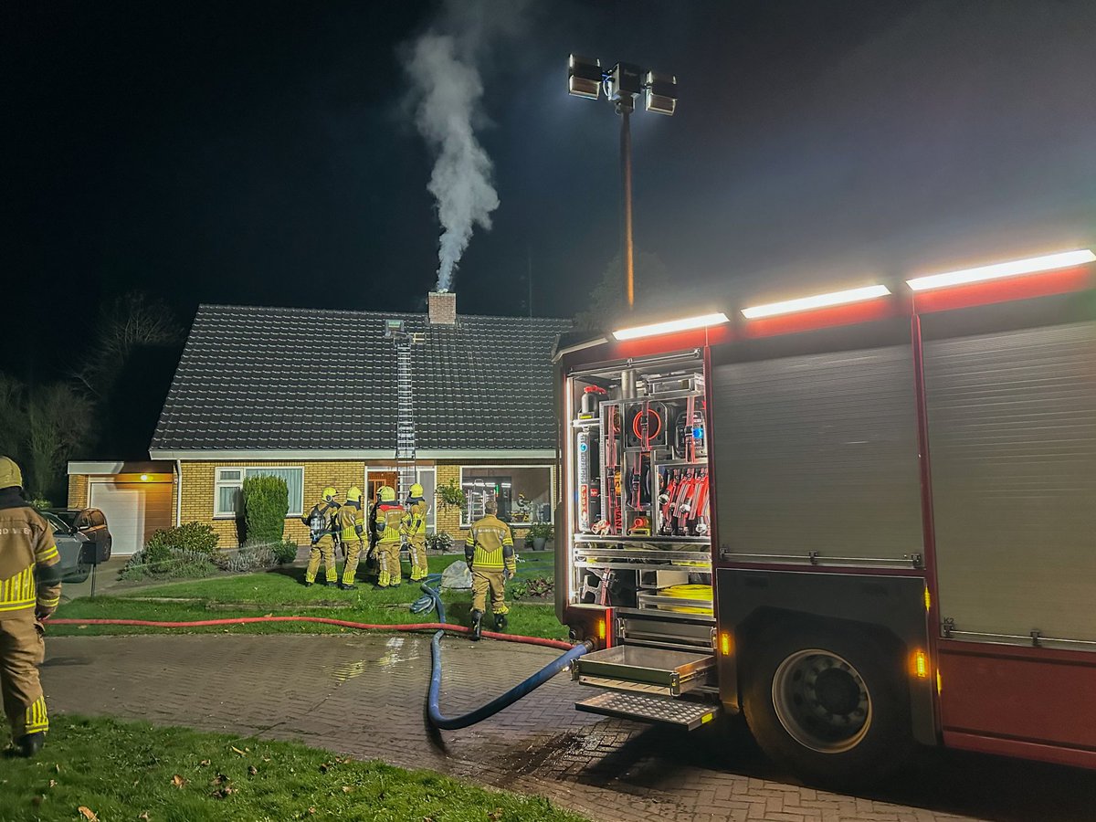 Schoorsteenbrand veroorzaakt flinke rookontwikkeling in Drogeham