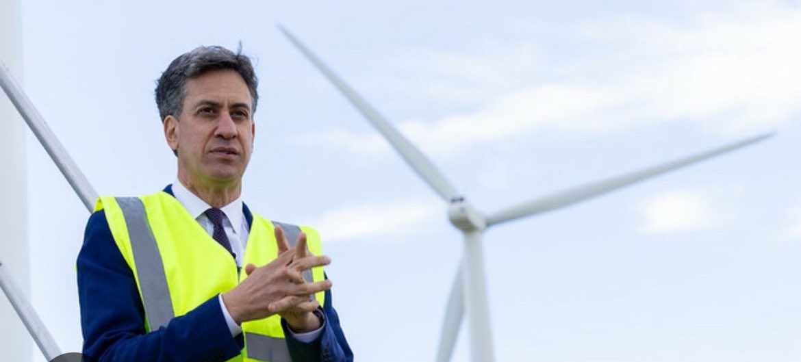 PhoneixReloaded's tweet image. ED MILLIBAND EXPOSED AS CORRUPT CHARLATAN SCAMMING AND PERSONALLY EMBEZZLING PUBLIC FUNDS VIA FRAUDULENT CLIMATE EMERGENCY ORGANISATION !

The National Energy System Operator ( NESO ) is a independent expert and impartial body which will begin to take control across the…