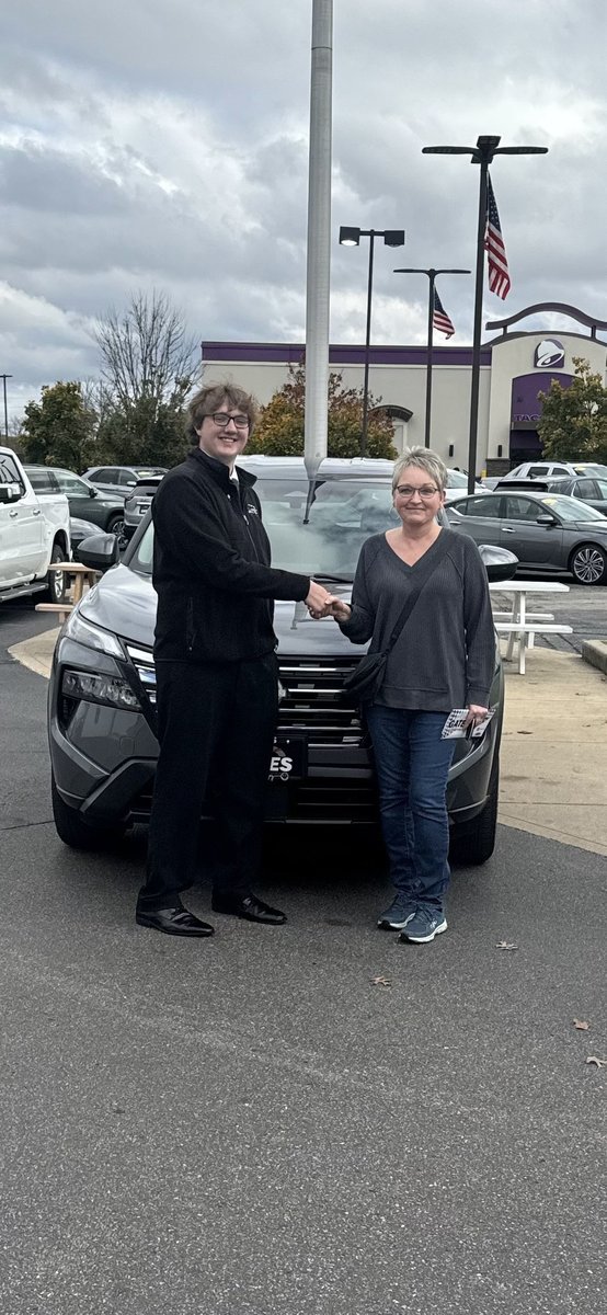 Shout out to Tracy Belakovich on purchasing a 2024 Nissan Rogue from Gates Chevy World! Big thanks for working with Salesman Chris Jachimiak. Enjoy your new ride, Tracy!