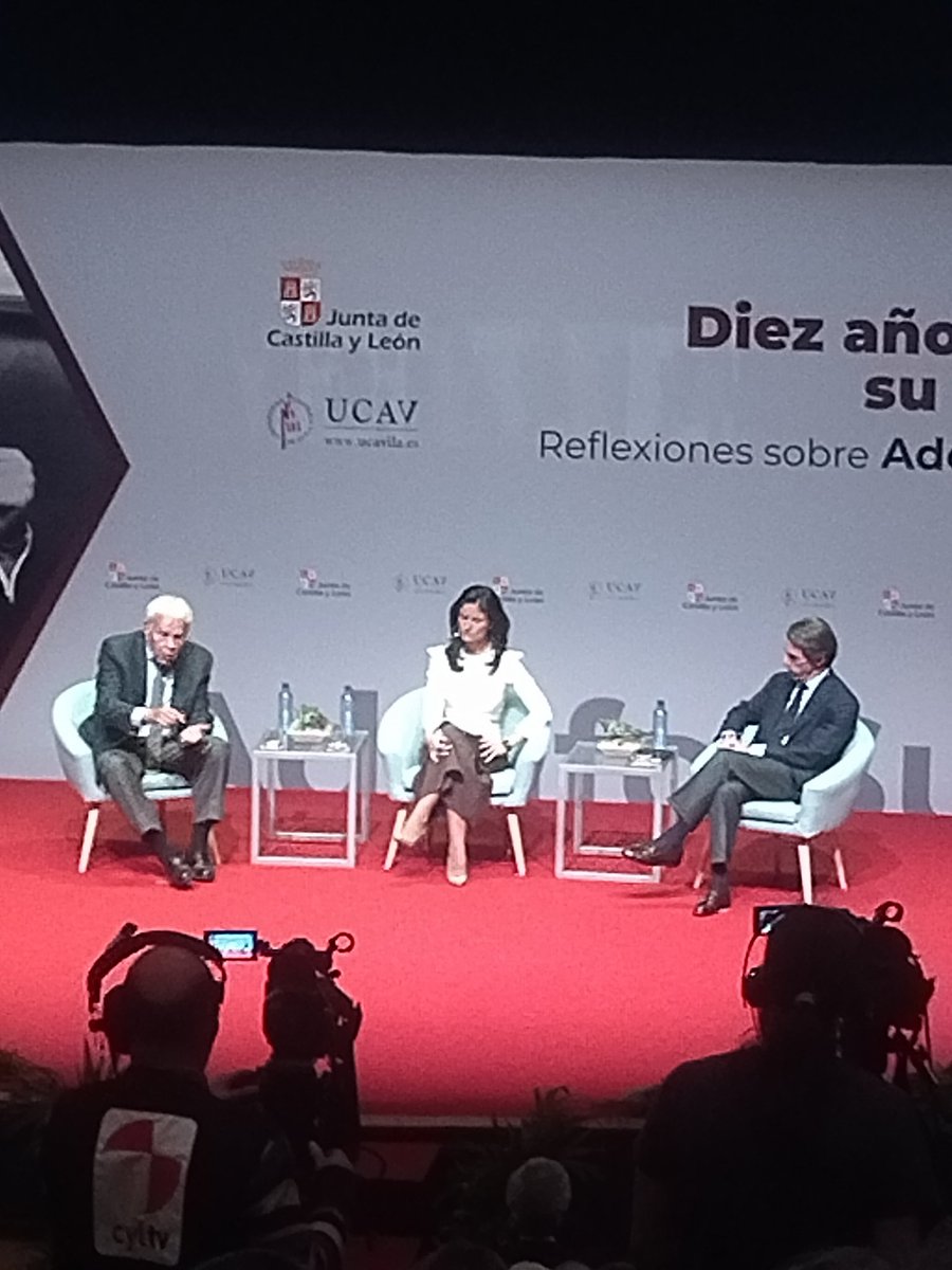 perez_027's tweet photo. Pocos socialistas arropando hoy a uno de los mejores q han tenido @Avila_Noticias
@AZNAR https://t.co/6JH4u8GkDH