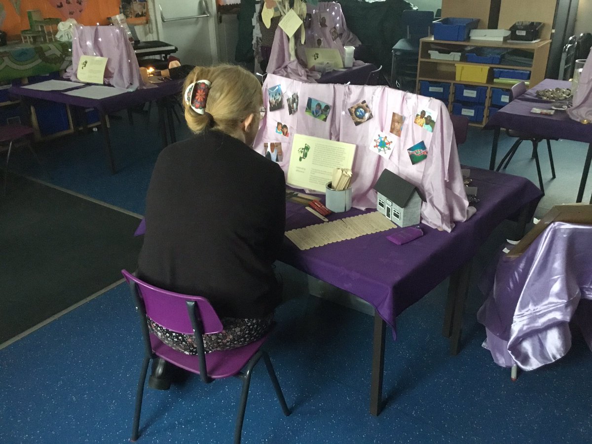 StPaulsWF2's tweet photo. Looking after everyone’s well-being is so important. Taking time to reflect and stop in a busy day in our reflective journey ‘Inspire’ with @H2MSchools  #care #Doeverythinginlove #respect #trust #compassion https://t.co/dIsqiVyVsM