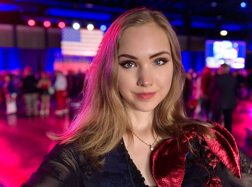 Naomi Seibt tweet media