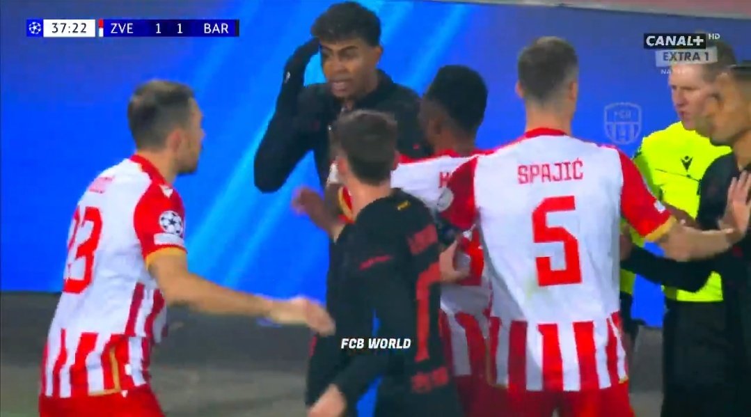 Vinicius: "Estás loco"

Antimadridistas: Roja directa, provocador, antideportivo... 🤬🤬🤬🤬

Lamine Yamal: "Estás loco"

Antimadridistas: Honor, The Goat, vaya actitud con 17 años... 👏🏻👏🏻👏🏻👏🏻

La doble vara de medir kdksjsjss #ChampionsLeague #UCL