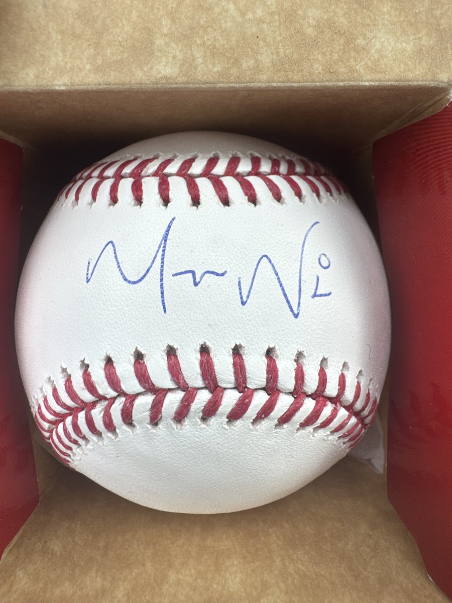 DealinTheCards's tweet image. 🚨GIVEAWAY TIME!!!🚨

Our friends @314sports_cards hooked us up with a Masyn Winn signed ball and we’re giving it away when we hit 3K subs! To win just FOLLOW + RETWEET! #STLCards

Reply with proof of subscription to our YT channel for an additional entry: youtube.com/@dealinthecard…
