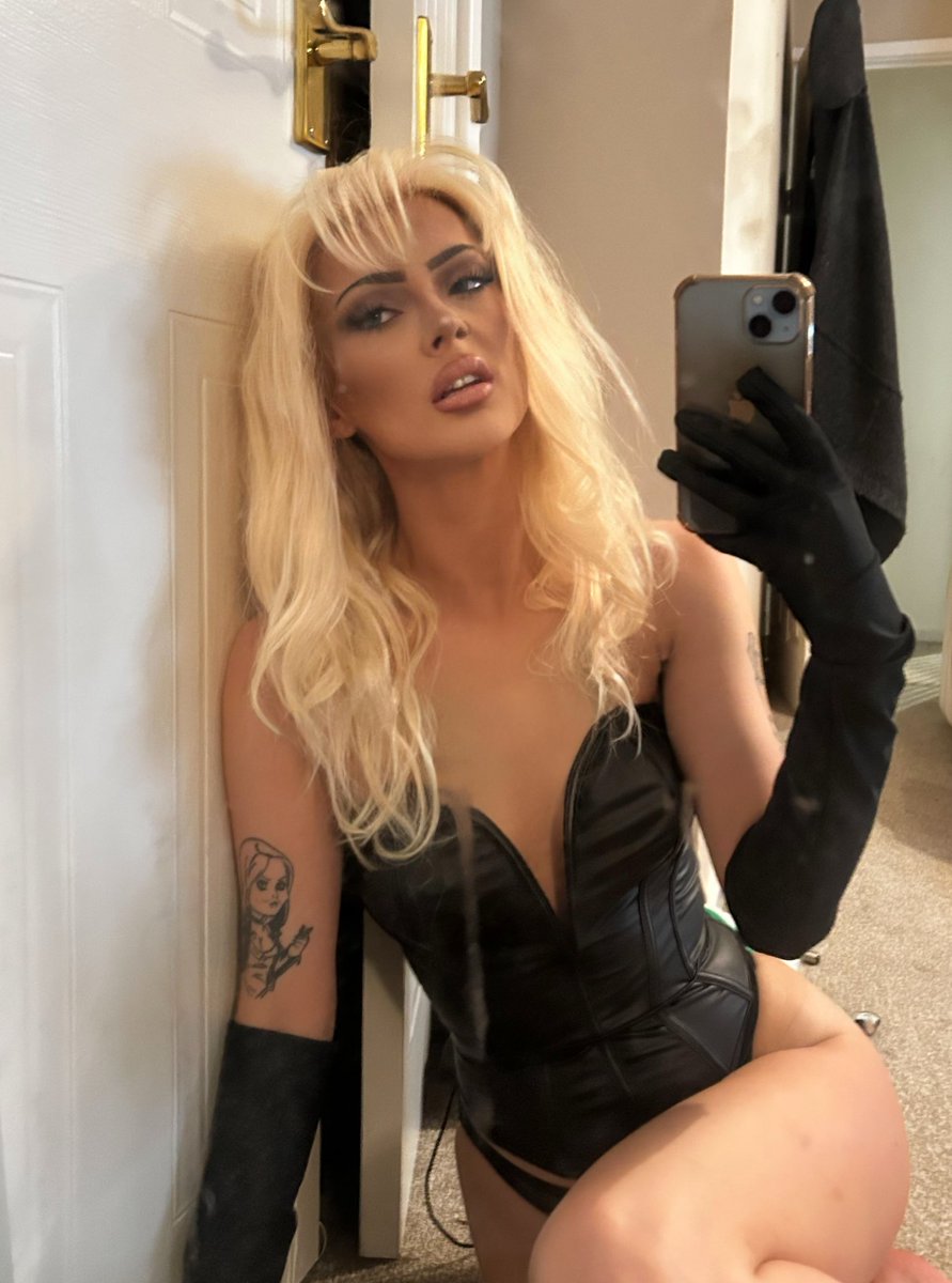 omniaamyx's tweet photo. Don’t call me babe 🔫

My Halloween costume was so good this year I’m proud 🤭 https://t.co/oBIYKs1ekC