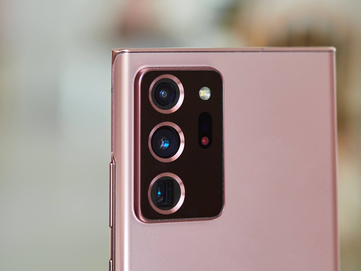 DJRohTMKoh's tweet photo. Quick remembering of the last and newest Galaxy Note 20 Utra. While not as perfect as the Galox Note 10+ it surely was the last before TM Roh completely canceled the legendary Note lineup in 2020.
RIP Galaxy Note series 🕊
#Samsung #GalaxyAI #GalaxyNote #Smartphones https://t.co/RvuW47bUlm