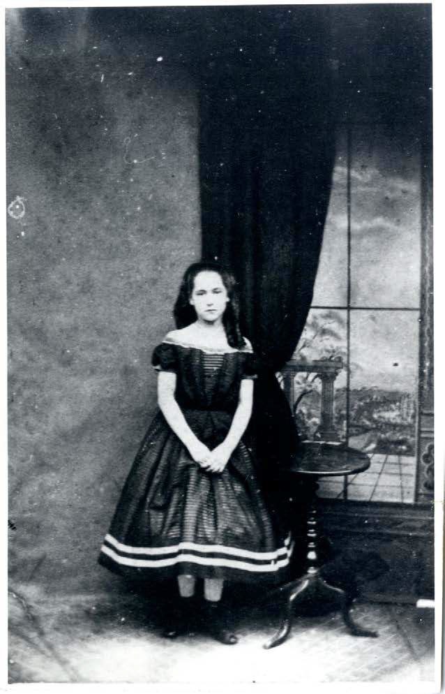 Maoistposting's tweet photo. A 14-year-old Eleanor Marx, London, 1869. https://t.co/NuuwO9cFOS