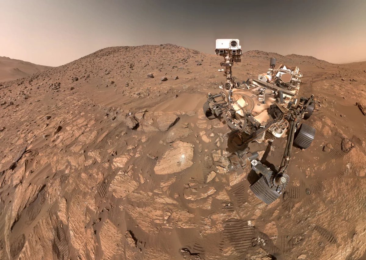 FutureCatalyst's tweet photo. "What if the key to powering #MarsMissions was hiding in plain sight? Water &amp; Clay! Learn about the sustainable battery that's making waves:

https://t.co/eIeowgPuW4 https://t.co/pLoKSrwZYC