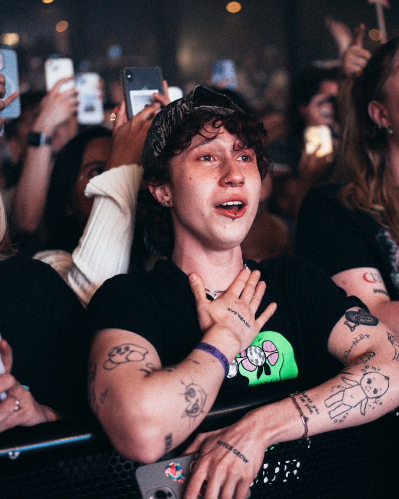 thisisLANY's tweet image. miss u already 
-
thisislany.com/tour