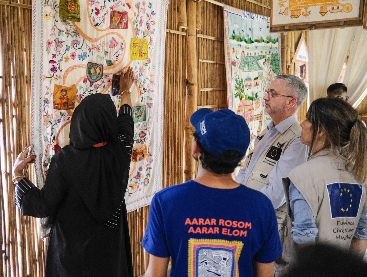 EUinBangladesh's tweet photo. Did you know? 🌍 In Cox’s Bazar, 33 camps shelter nearly 1 million #RohingyaRefugees who fled violence in Myanmar. The EU 🇪🇺 is committing 💶 €43M for humanitarian aid & 💶 €35M for development to support essential services for refugees 🏥 and economic growth 📈 in host communities. #EUSupport #RohingyaRefugees #EUsolidarity @eu_echo @IOMBangladesh